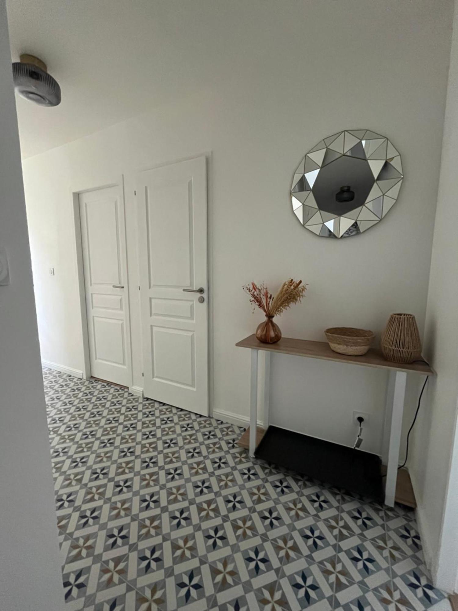 Appartement Cosy Et Confortable Saint-Genis-Laval Exterior photo